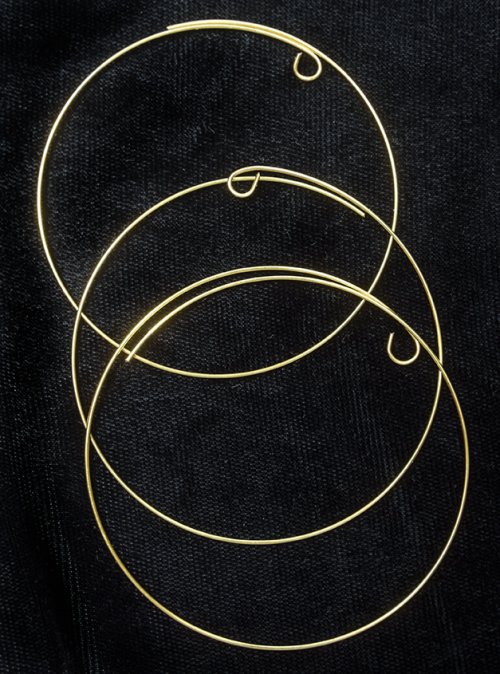 Nancy Chase's Glow-in-the-dark Bracelet and Earring Set - , Contemporary Wire Jewelry, Loops, Wire Loop, Wrapped Wire Loop, make a loop at the end of the memory wire